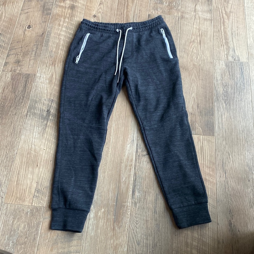 American eagle men’s joggers